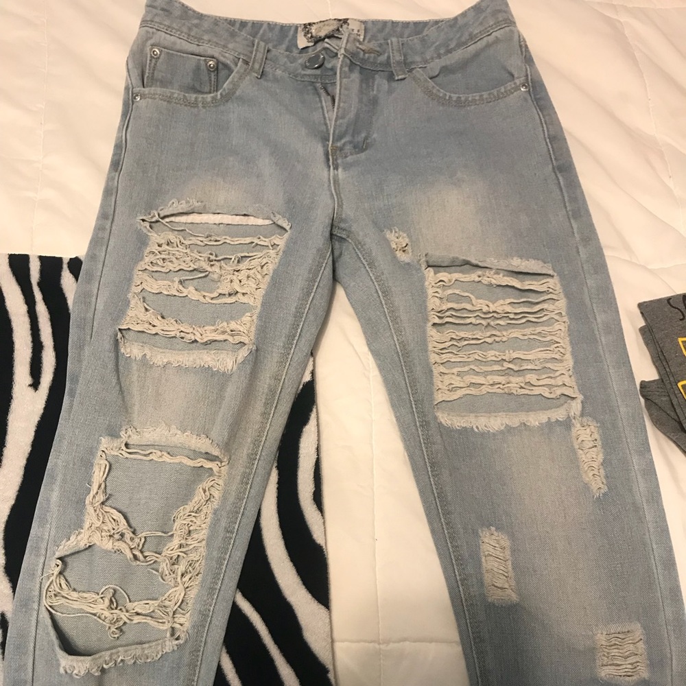 Distressed High Waisted Jeans